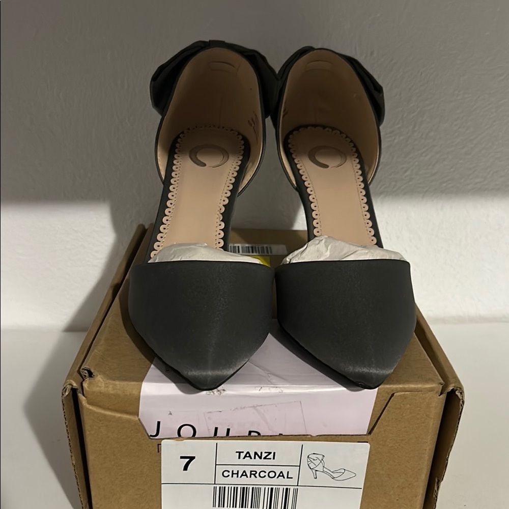 Journee Collection Women's Charcoal Tanzi High Heels
